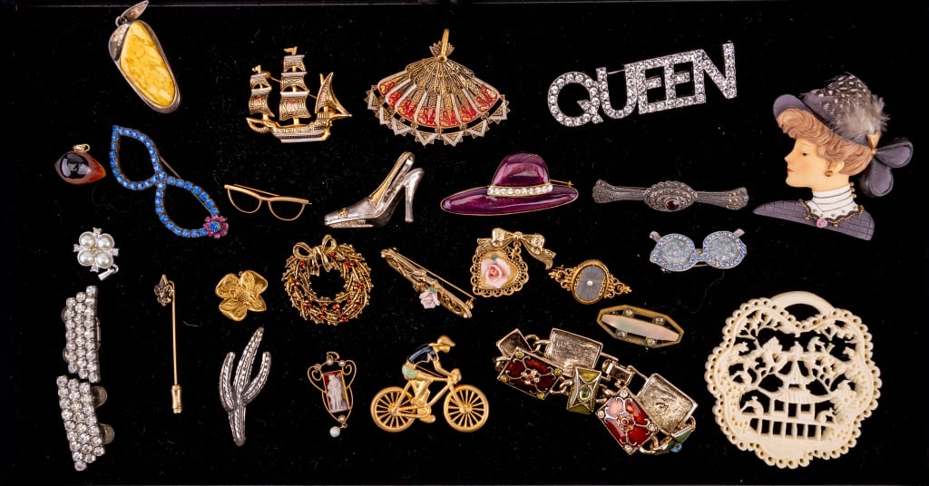 Spanish Brooches, Stick Pin, Shoe Clips & More: 27 brooches, pins and more including ship pin and fan pin marked Spain, L'Amy gold tone glasses pin, Bauer sunglasses, sterling silver drop pendant, rhinestone shoe clips, stick pin and more. Pin of l