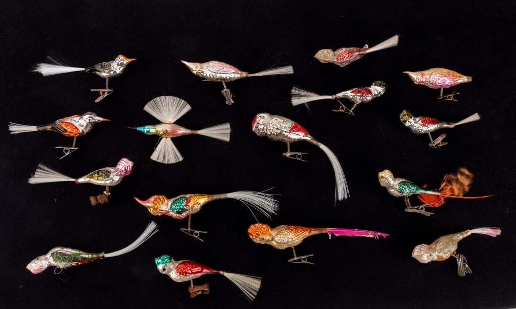 Antique Clip Bird Christmas Ornaments: 16 antique clip glass bird ornaments including parakeets, hummingbird and others. One is missing tail plume.