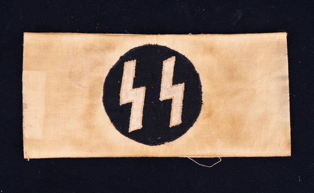 WWII German Armband (SS) (1 of 6)