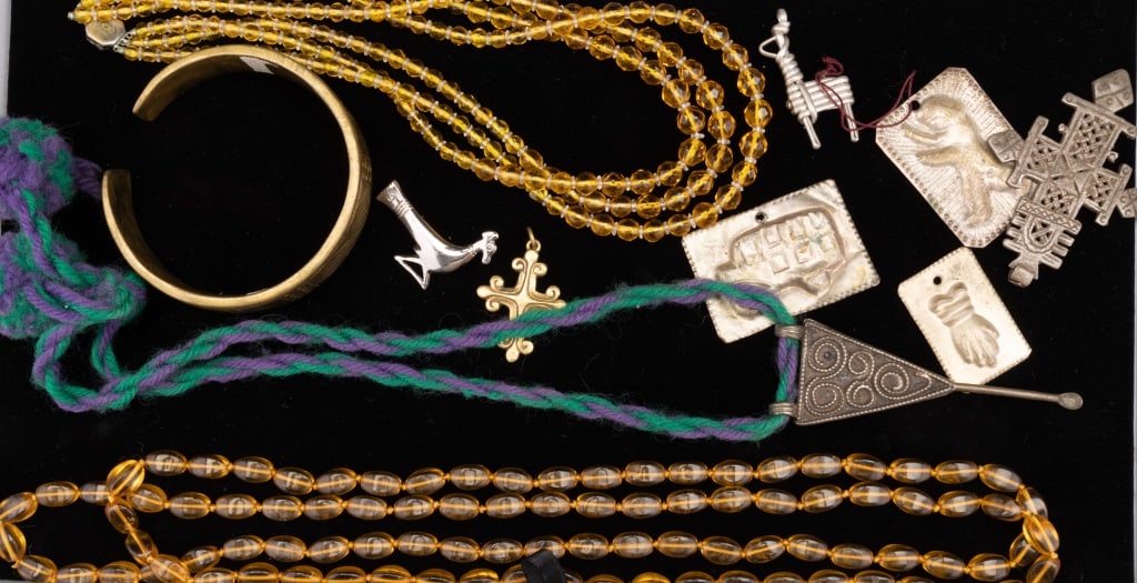 Vintage Estate Jewelry w/Snuff Spoon (1 of 12)