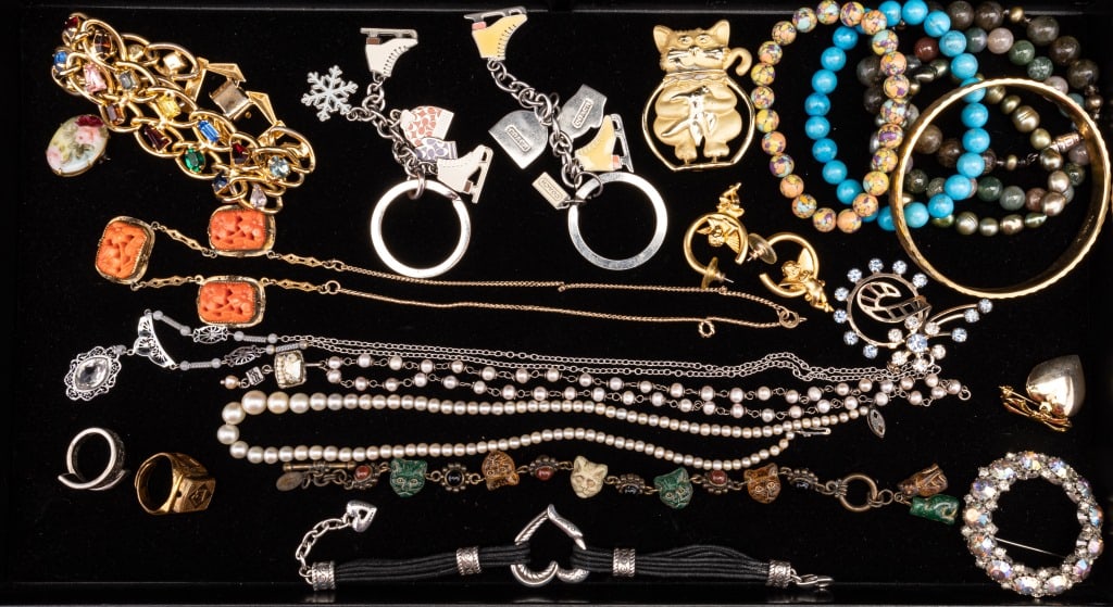 Sterling and Vintage Jewelry (1 of 7)