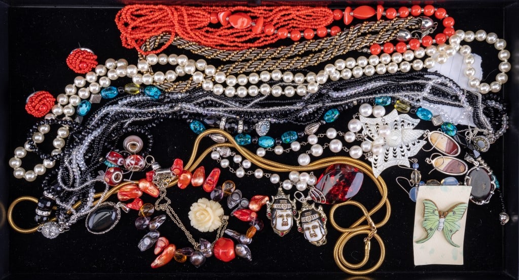 Sterling Pearl Necklace & Vintage Jewelry (1 of 8)