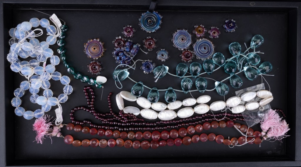 Garnet, Quartz & Vintage Strands: sampling includes garnet, faceted aqua blue hue, pearl, iridescent, artisan art glass beads and more.