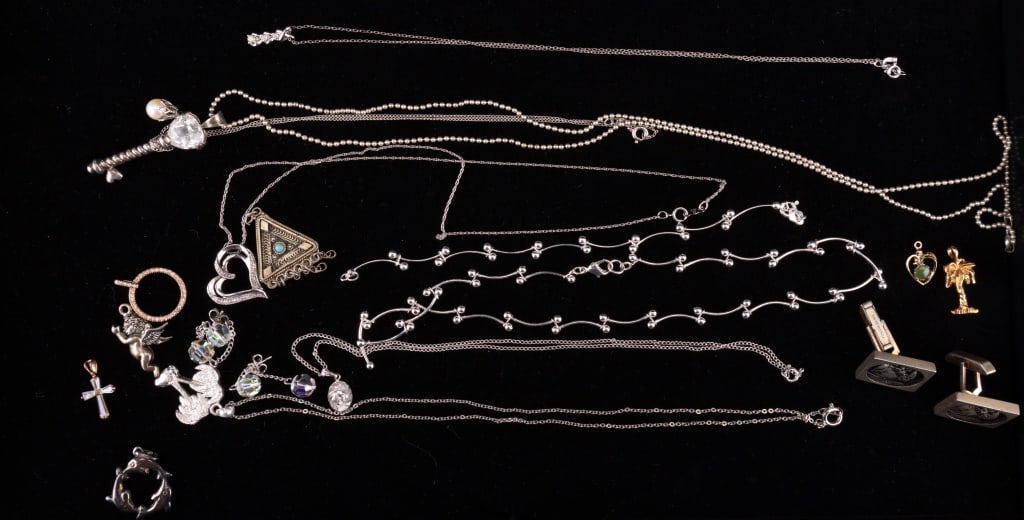 Sterling Silver & More Jewelry (1 of 7)
