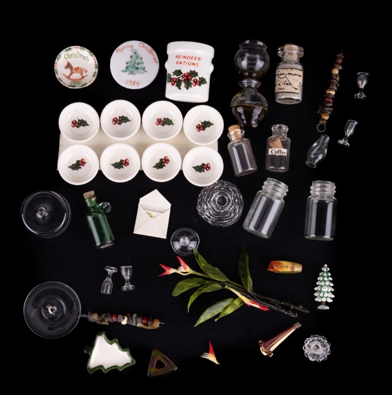 Christmas Glassware Miniatures (1 of 3)