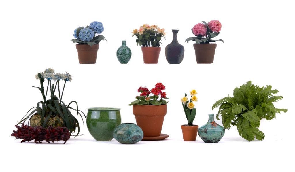 Carolyn David Pottery /Garden Dollhouse Miniatures (1 of 9)