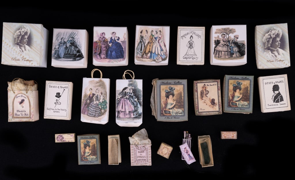 Ladies' Boutique Gift Bags and Boxes Miniatures (1 of 8)