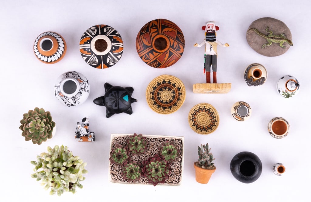 Laguna Pueblo Pottery & Other Miniatures (1 of 14)