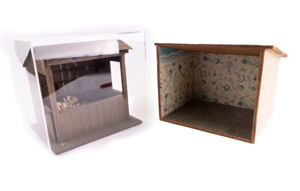 Shadowbox Dollhouse & Miniature Farm Stand (1 of 11)