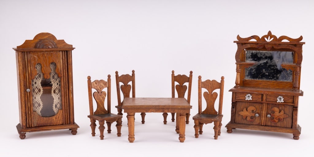 Dining Room Dollhouse Miniatures (1 of 18)