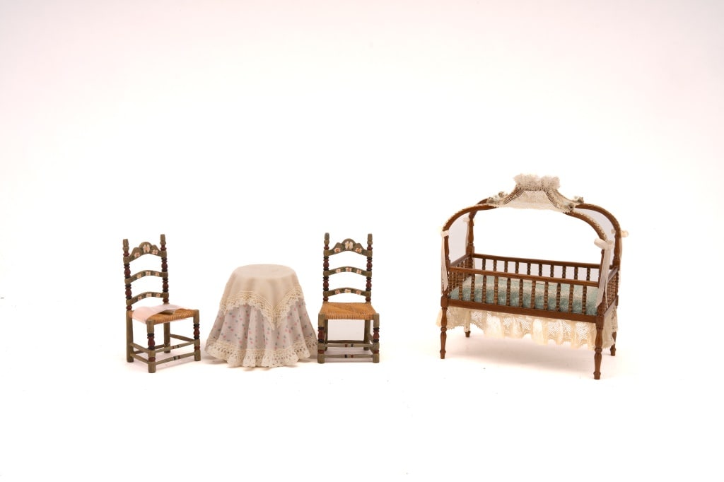 Sheraton Style Baby Bedroom Set Miniatures (1 of 8)