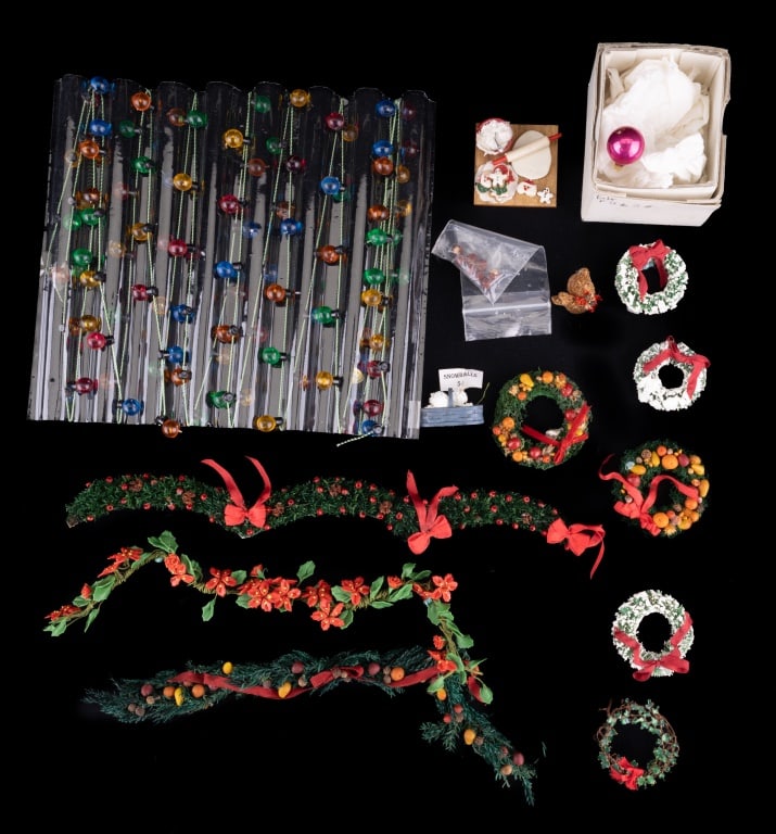 Christmas Decoration Miniatures (1 of 4)