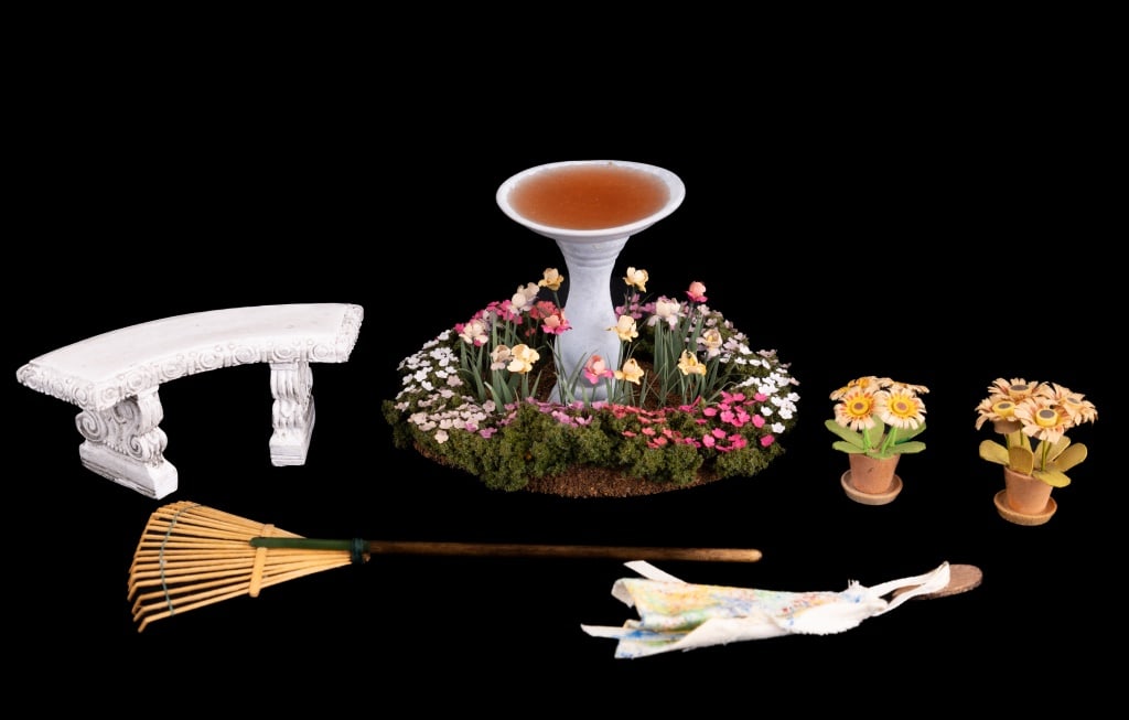 Outdoor Gardening Miniatures (1 of 7)