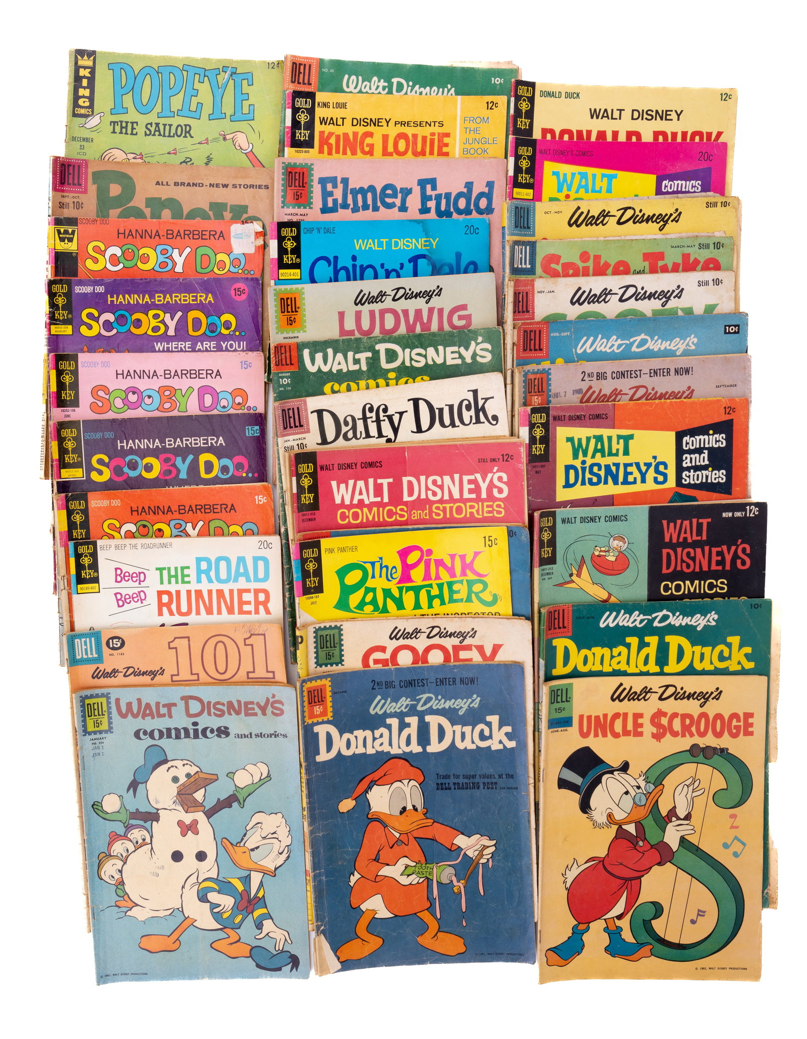 Vintage Pop Culture Comic Books (34): Lot of 34 vintage comic books including Popeye, Scooby Doo, Disney, Pink Panther, Road Runner and More. Note: comics have a musty smell. Not graded.