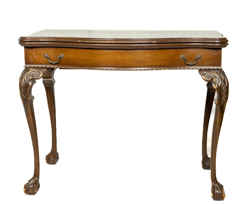 Antique-Style Gaming Table (1 of 7)