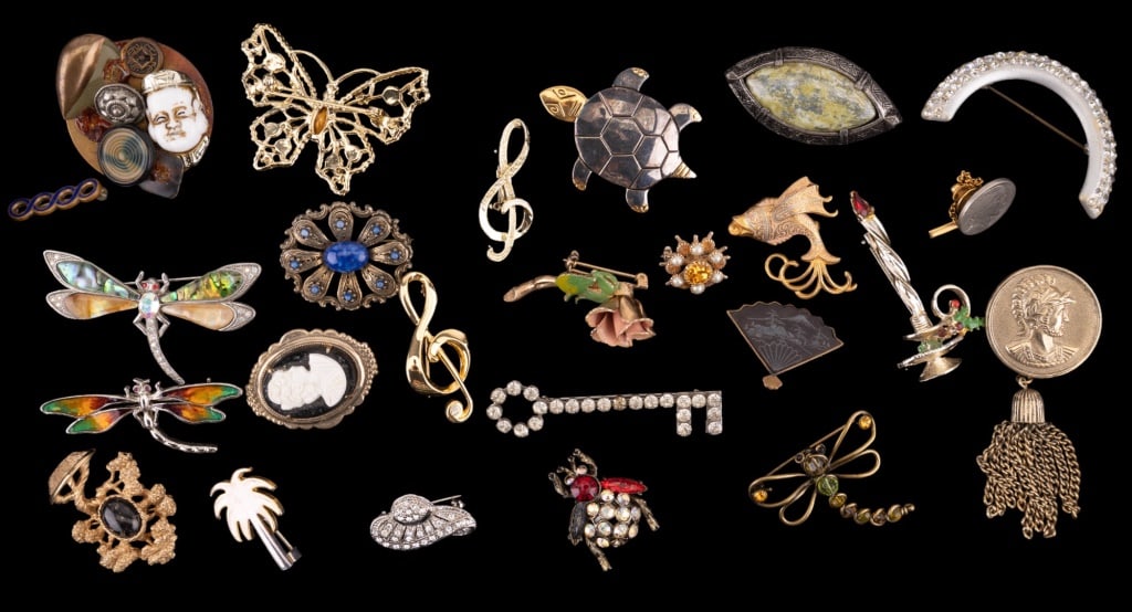Vintage Figural Brooches (24) (1 of 7)