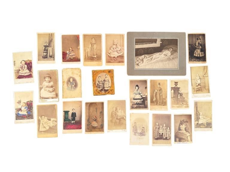 Antique Carte de Viste & Momento Mori Photos: Antique photographs including a momento mori baby photo, 22 carte de Vistas of children (5 are hand tinted) and an albumen photo under glass.