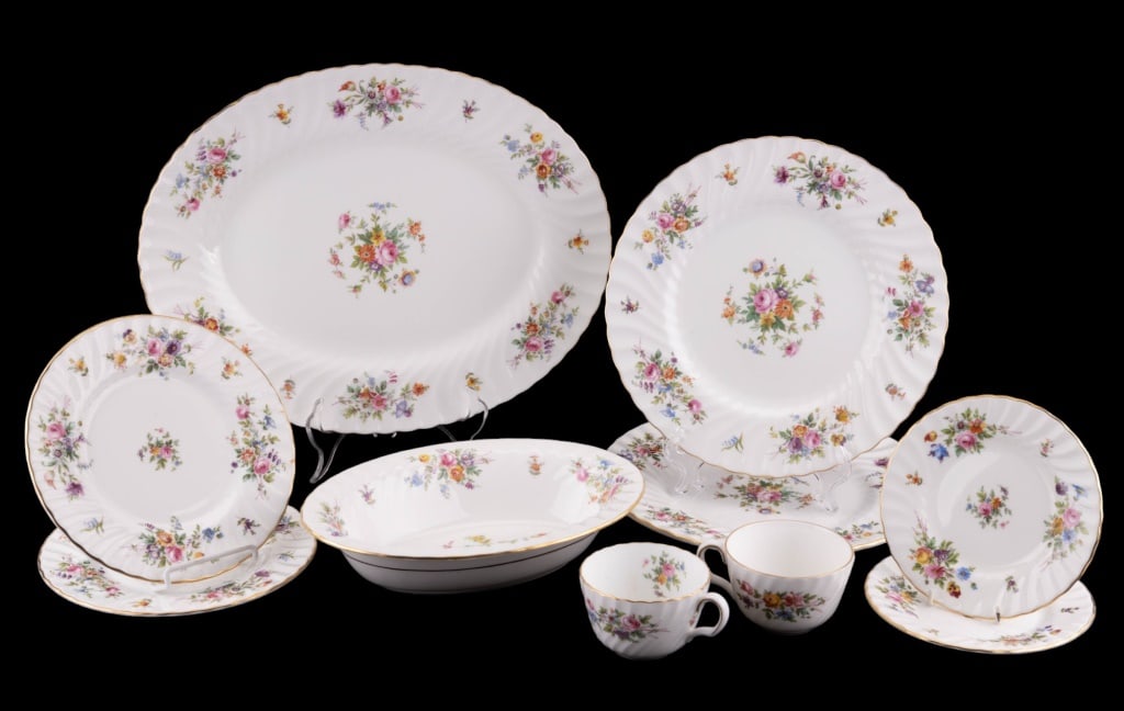 Large Set of Minton Bone China Marlow Series: Large set Minton bone china from Marlow series. Includes 17 dinner plates, 16 salad plates, 15 bread plates, 15 cups, 18 saucers, serving bowl, gravy boat and serving plate..