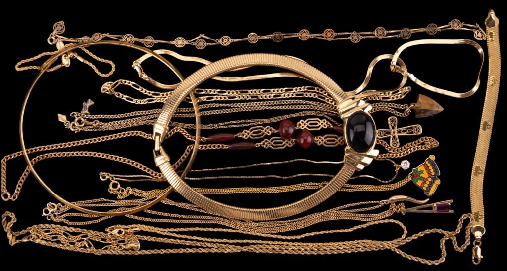 Vintage Gold Tone Necklace Lot (1 of 7)