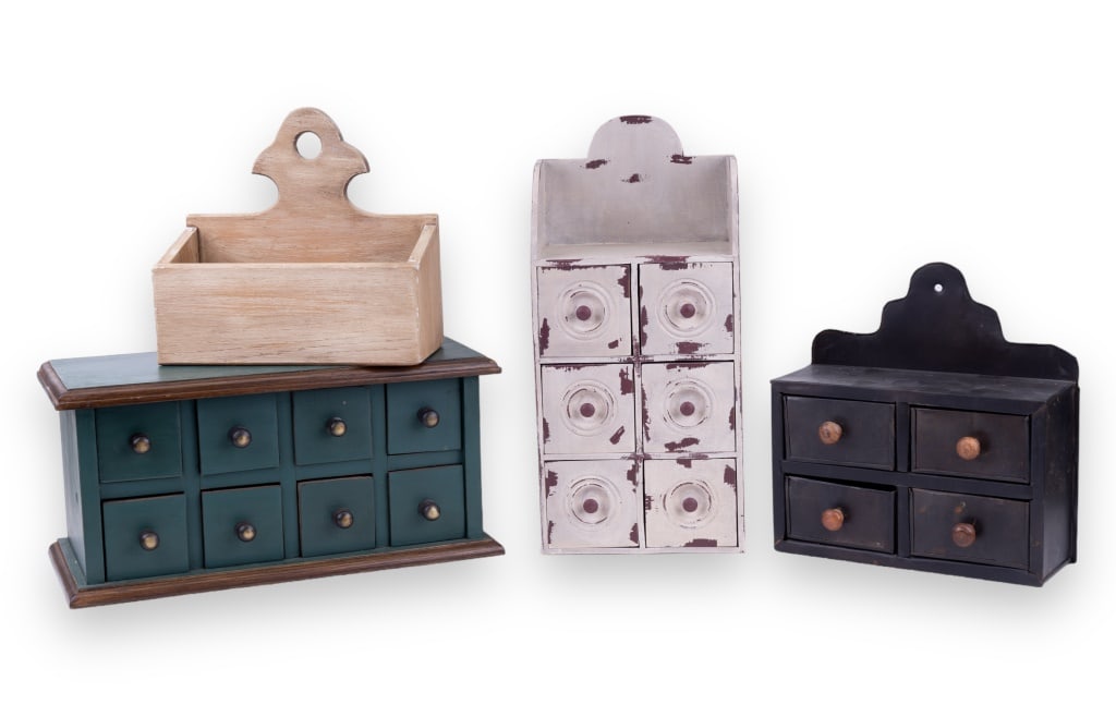 Antique Style Decorative Boxes & Shelves (1 of 14)