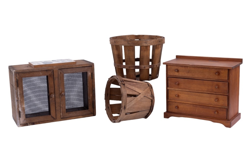 Antique Style Miniature Chest, Pie Safe & Baskets (1 of 13)