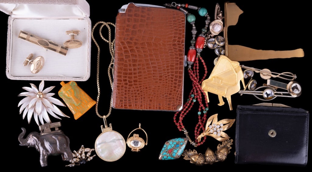 Vintage Estate Jewelry, Tobacciana (1 of 10)