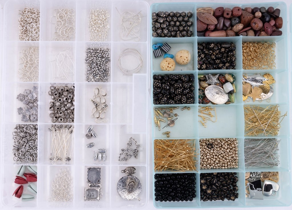 Variety of Gold Tone, Silver Tone Findings & Beads: Variety of silver tone and gold tone findings and some natural material beads.