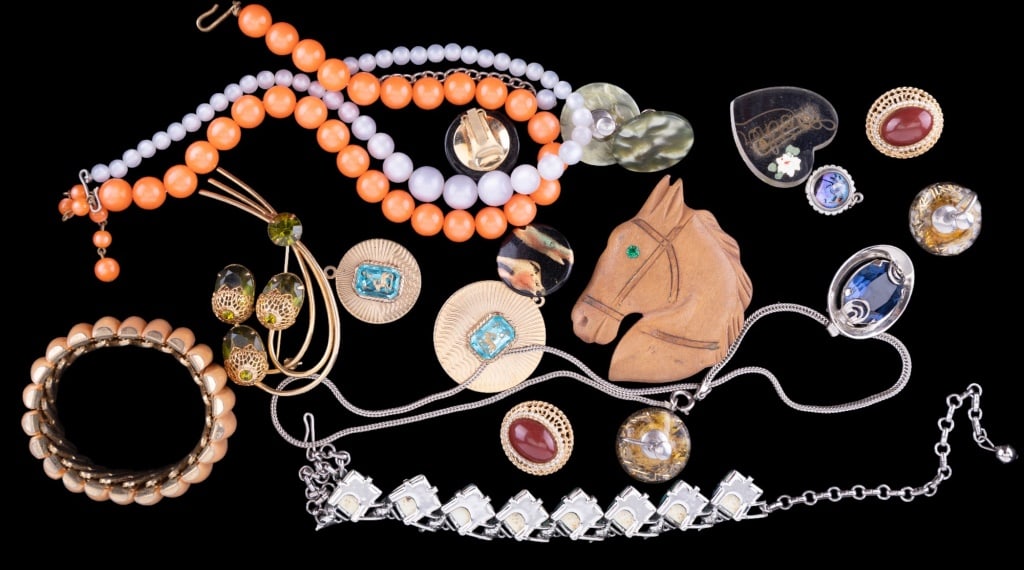 Lucite & Vintage Estate Jewelry (1 of 8)