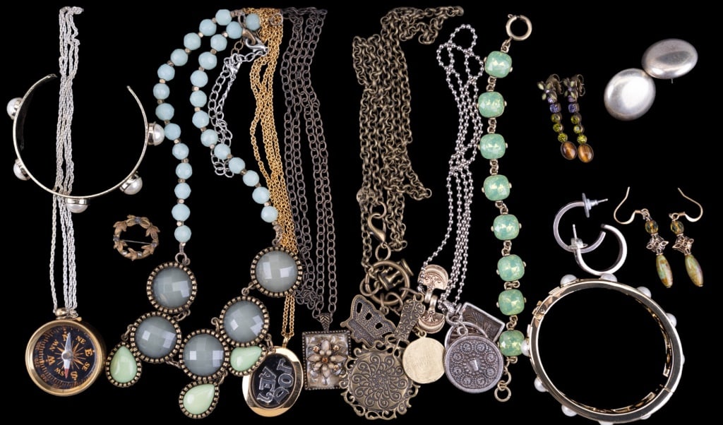 Antique Brooch, Costume Jewelry & More (1 of 6)