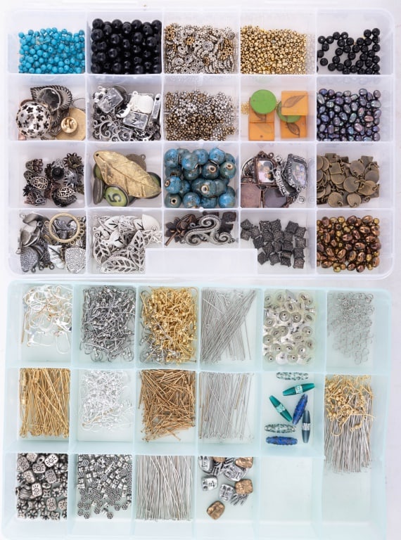 Jewelry Making Supplies, Beads, Accessories (1 of 6)