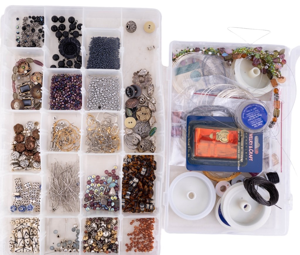 Jewelry Making Supplies, Beads, Accessories (1 of 5)