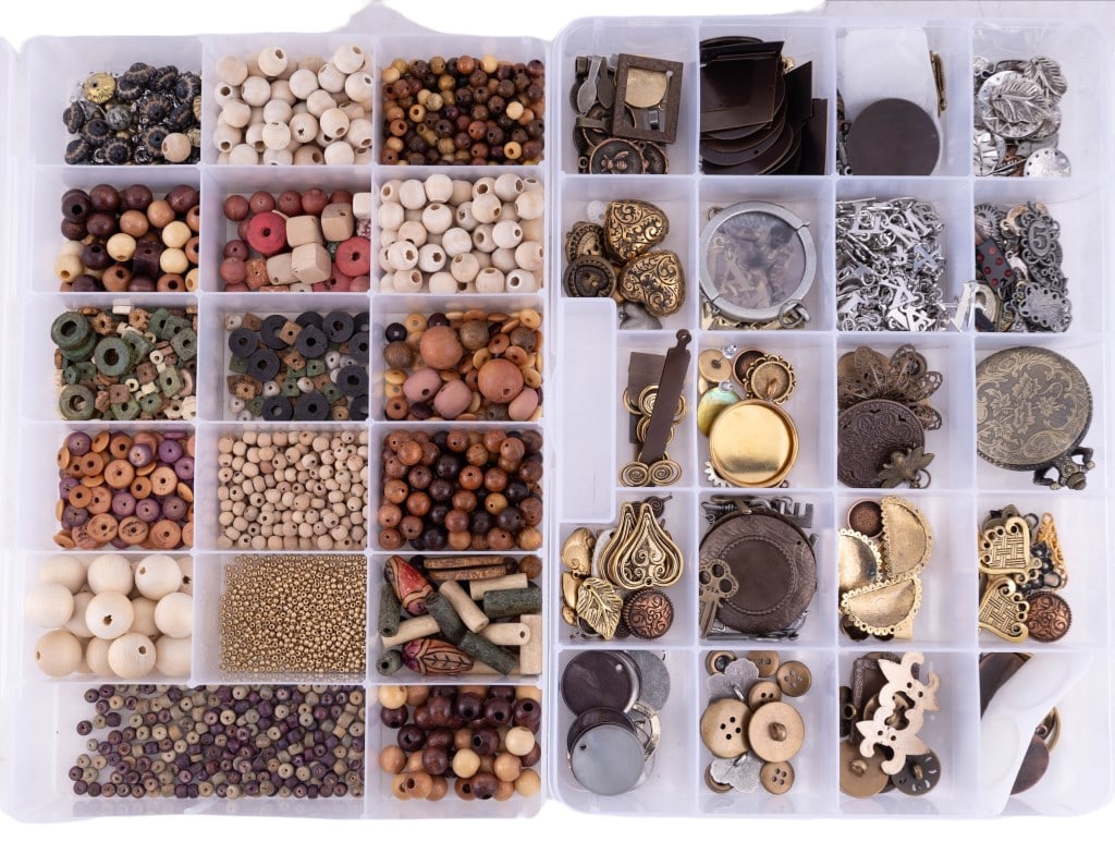 Jewelry Making Supplies, Beads, Accessories (1 of 4)