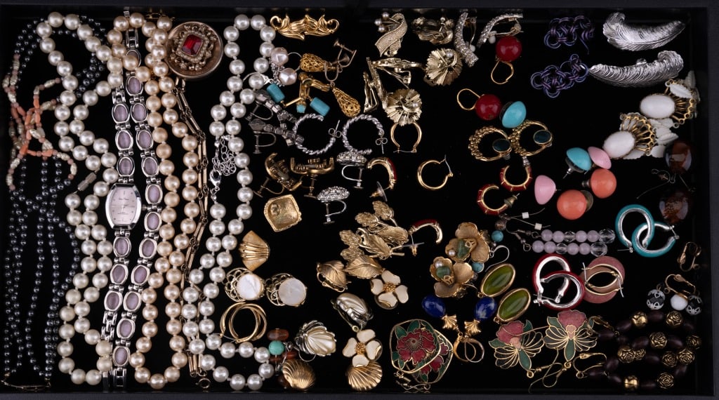 Vintage Estate Jewelry: Large collection of pearl style necklaces, rhinestone, gold, and silver tone earrings and other items