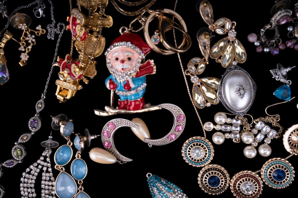 Costume Bracelets, Necklaces & Earrings: Costume jewelry including bracelets, necklaces and earrings.