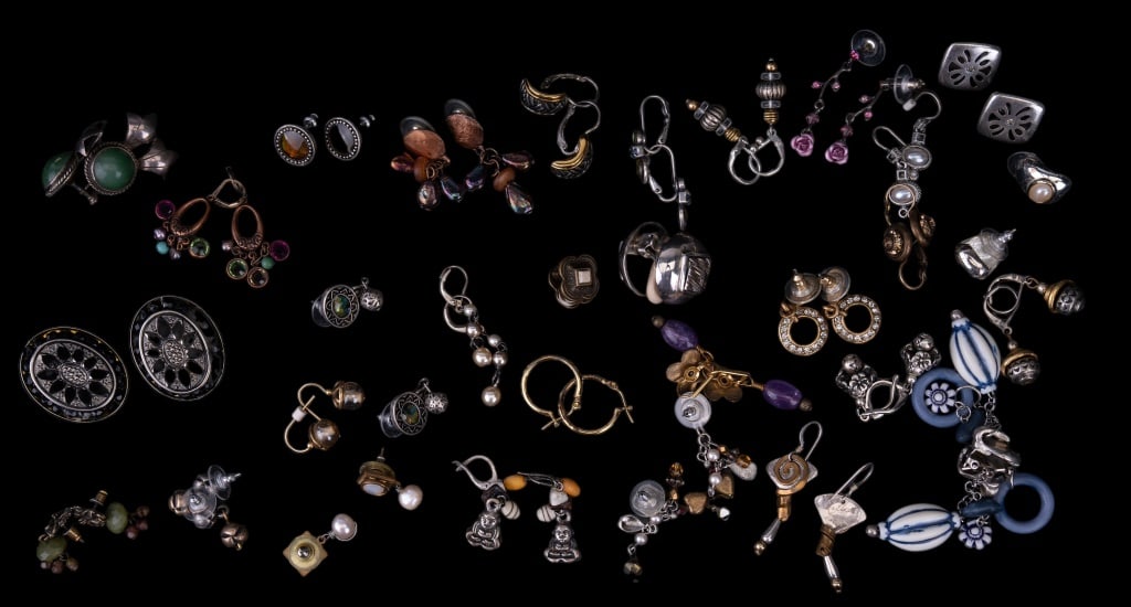 Costume Jewelry Earrings (30): 30 Pairs of Costume Jewelry Earrings, some possible name brand earnings.
