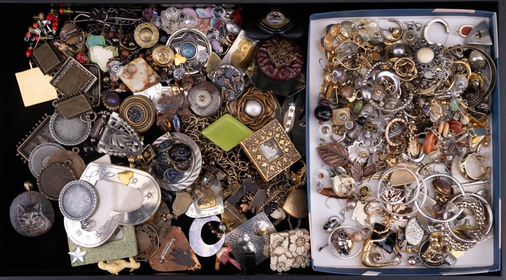 Single Earrings and Costume Craft Jewelry: Large tray of single earrings and costume jewelry for crafting
