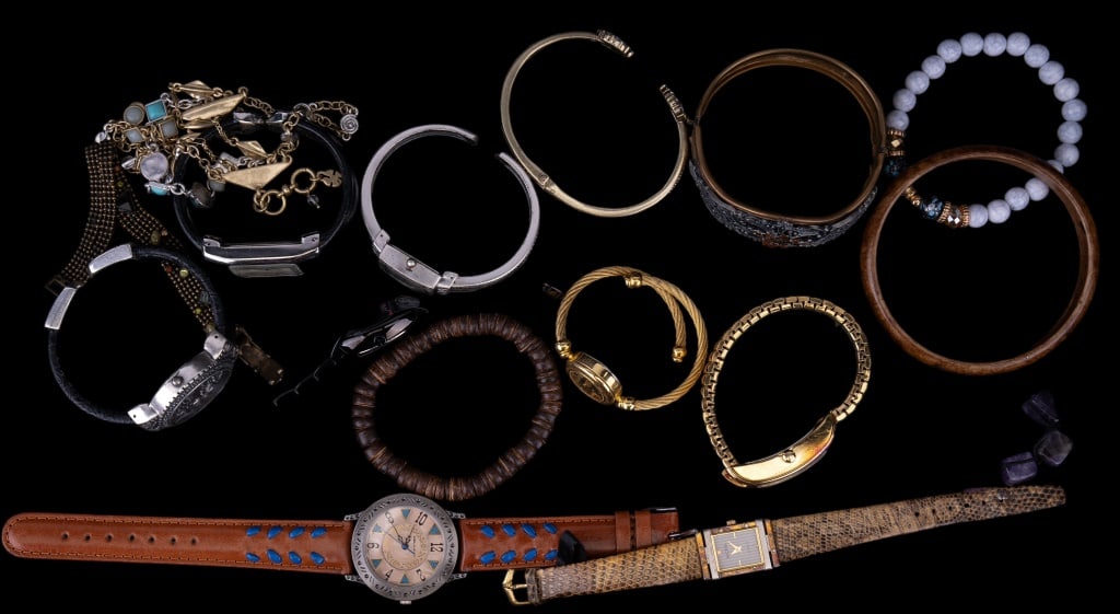 Ladies Watches & Bracelets: Bracelets and watches including watch names Chico's, Xanadu Japanese quartz movement, Pierre Nical quartz, Peugeot Japanese movement, XNY, Dejuno Japanese movement and Axcess. Various bracelets.