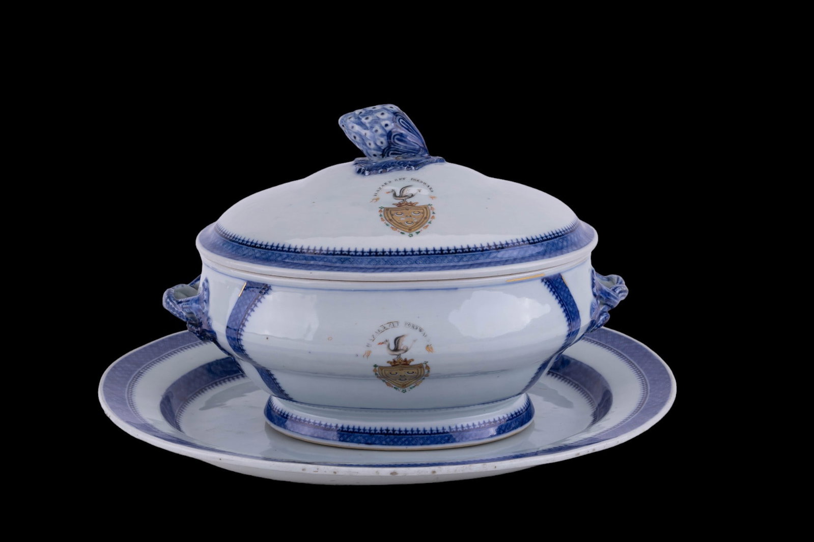 18th C Chinese Export Armorial Tureen & Platter: 18th C Chinese Export Armorial Porcelain Lidded Tureen & Platter. Presumably made for the Daniel Seton family c.1795. The Tureen measuring approx 8.75" h x 12.5" w x 9" d. and the platter measures app