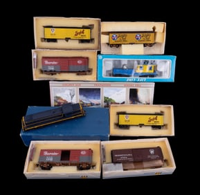 Vintage HO Scale Train Cars and Engine NIB