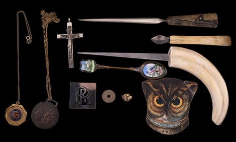 WW1 & Harvard Medals, Other Desk Items