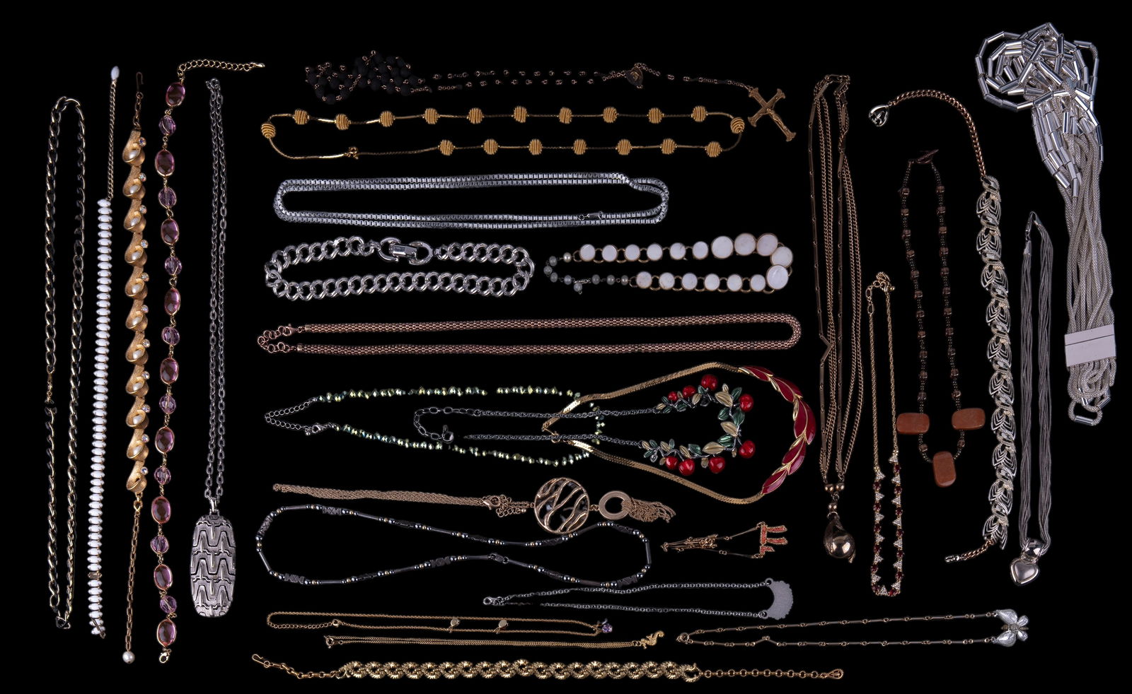 Vintage and Collectible Necklaces (26): Includes brown jadeite, mother of pearl, silver tone, gold tone, glass, and more