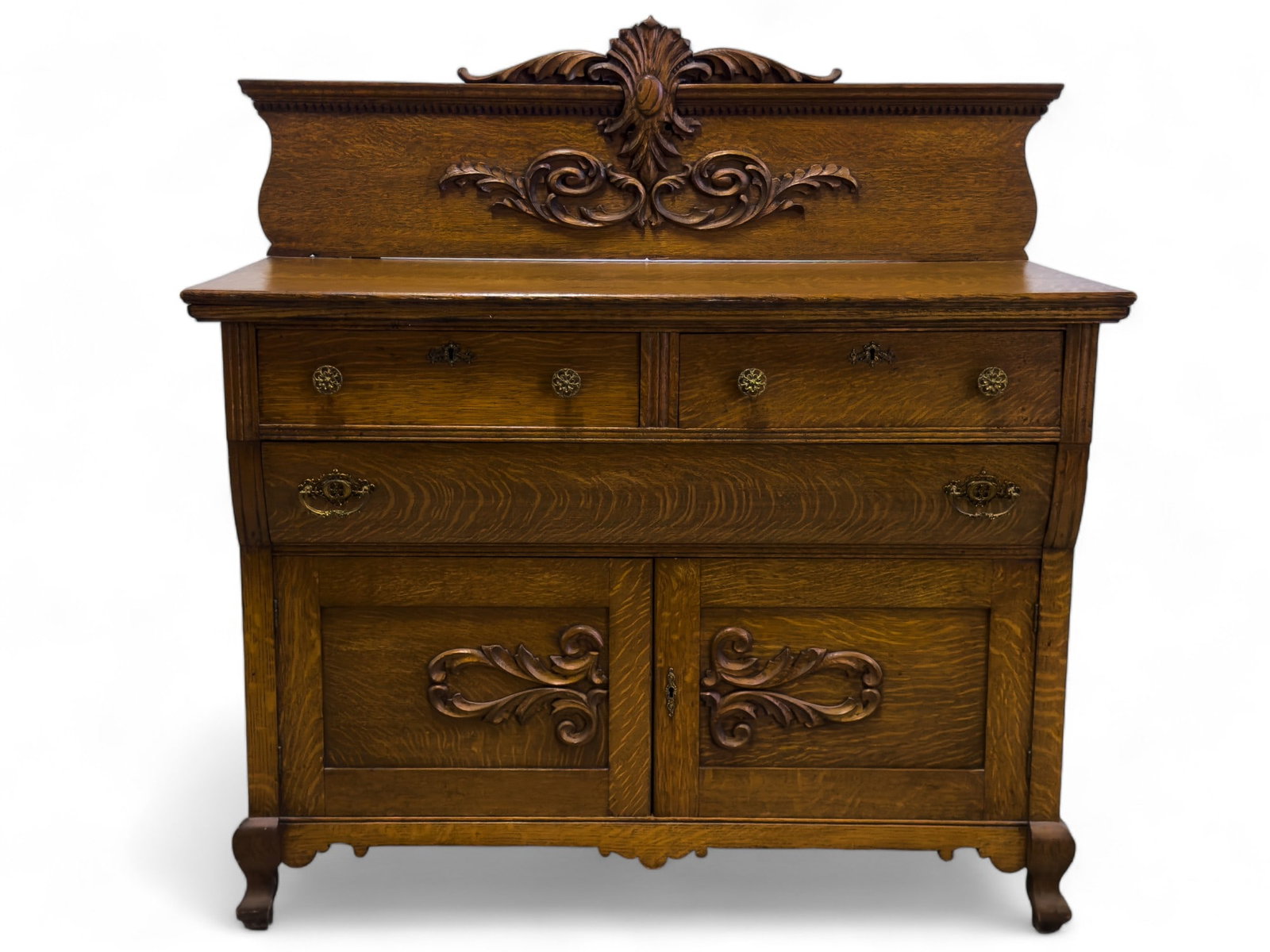 Antique Oak Sideboard C 1910: Antique Oak Sideboard C 1910. Approx 51 x 48 x 24in