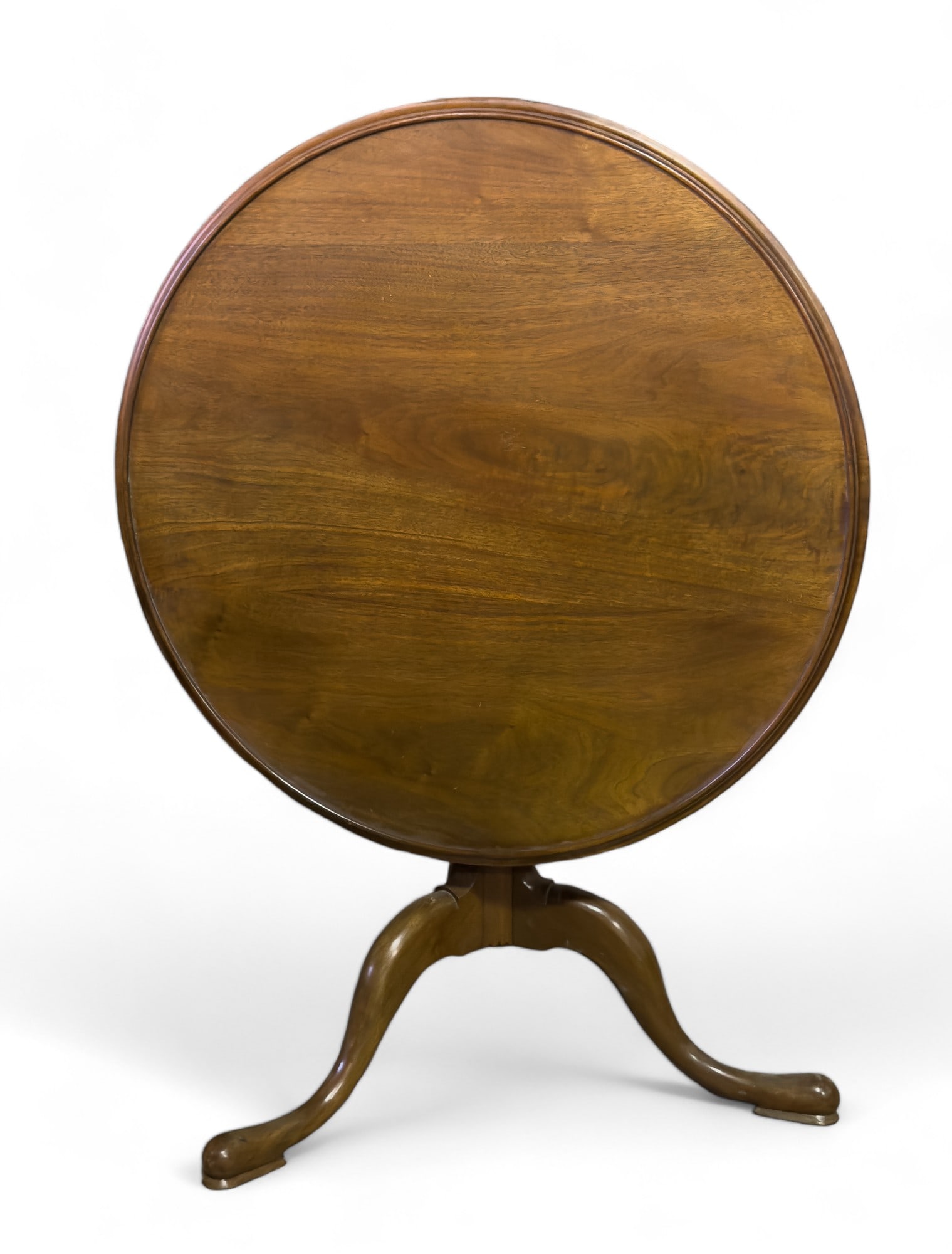 Walnut Queen Ann style Tea Table: Hand Crafted by Marshall F. Brinton West Chester Pa measuring approx. 27 x 34in dia.