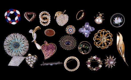 Collectible & Semi-precious Brooches (23)