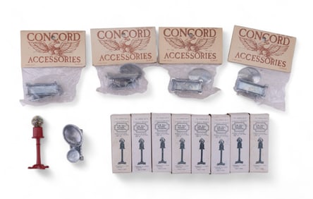 Dollhouse Scales and Gumball Machines (14 pcs)