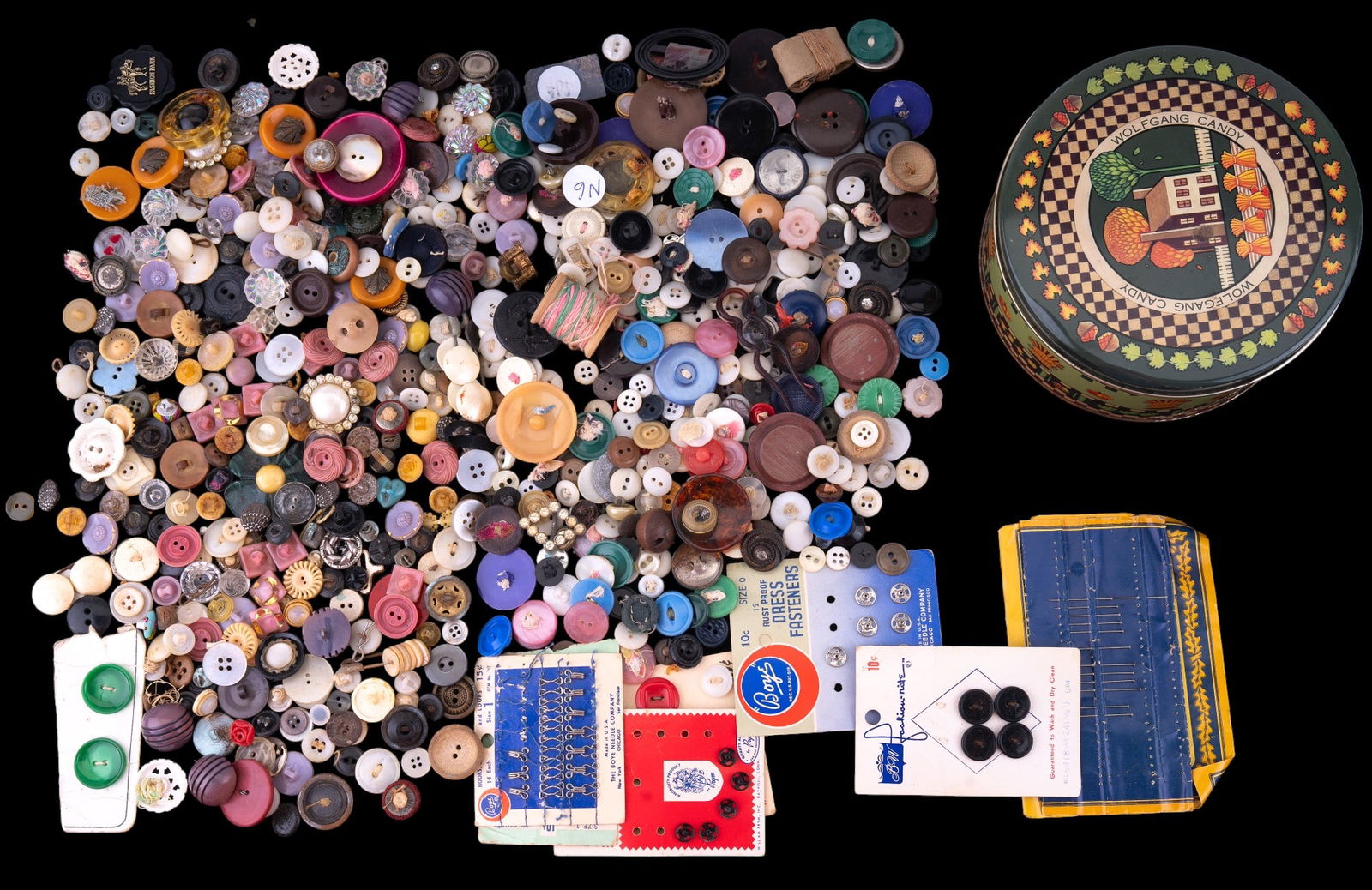 Vintage & Antique Buttons (1 of 7)