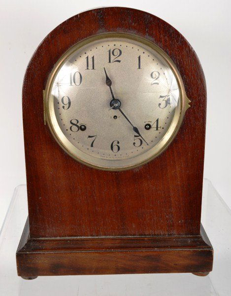 Seth Thomas Mahogany Mantle Clock: Seth Thomas mahogany mantle clock, 14"h