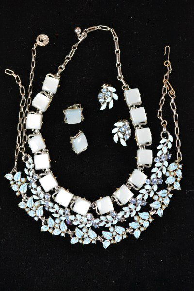 Blue Lucite Coro Necklace & Earrings, Etc.: Grouping including blue lucite Coro necklace & earrings; blue enameled Lisner earrings; complementing necklace; wooden cigarette case with slide lid
