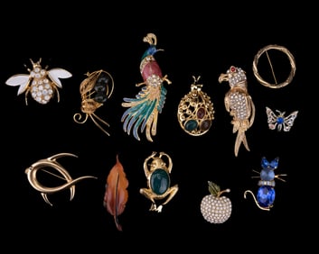 Hollycraft and Brooch Collection