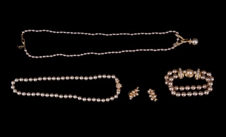 KJL and Nolan Miller Pearl Necklace